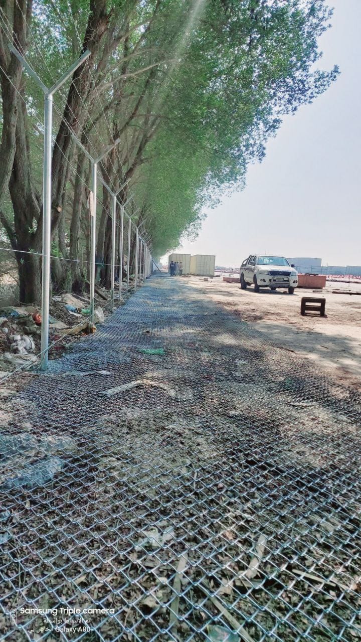 شبوك الأسطح الرياضية